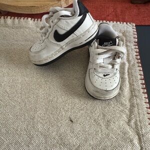Nike Kids White and Navy Sneakers